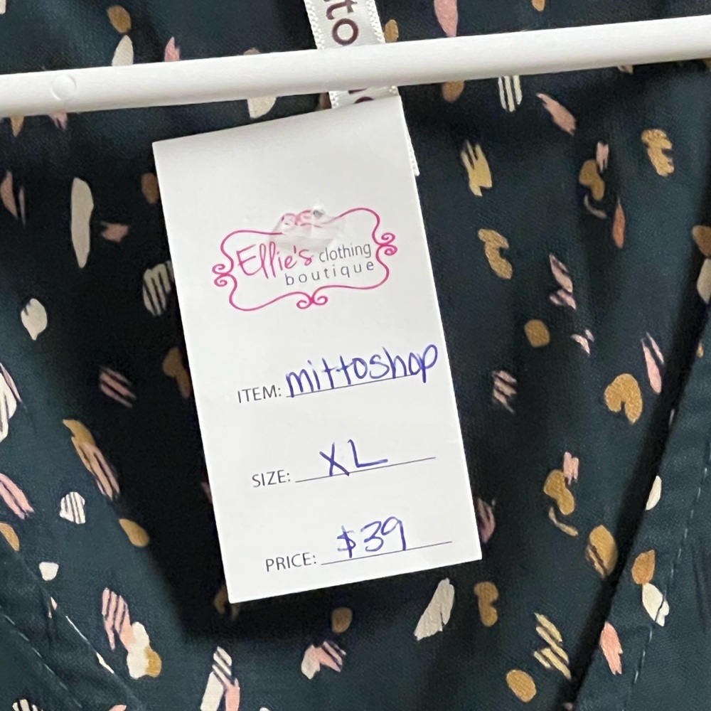 Women’s blouse - Picture 2 of 2